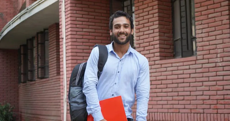 Student preparing for career success with EngVarta